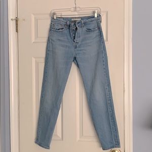Levi wedgie Jean with button snaps, size 27